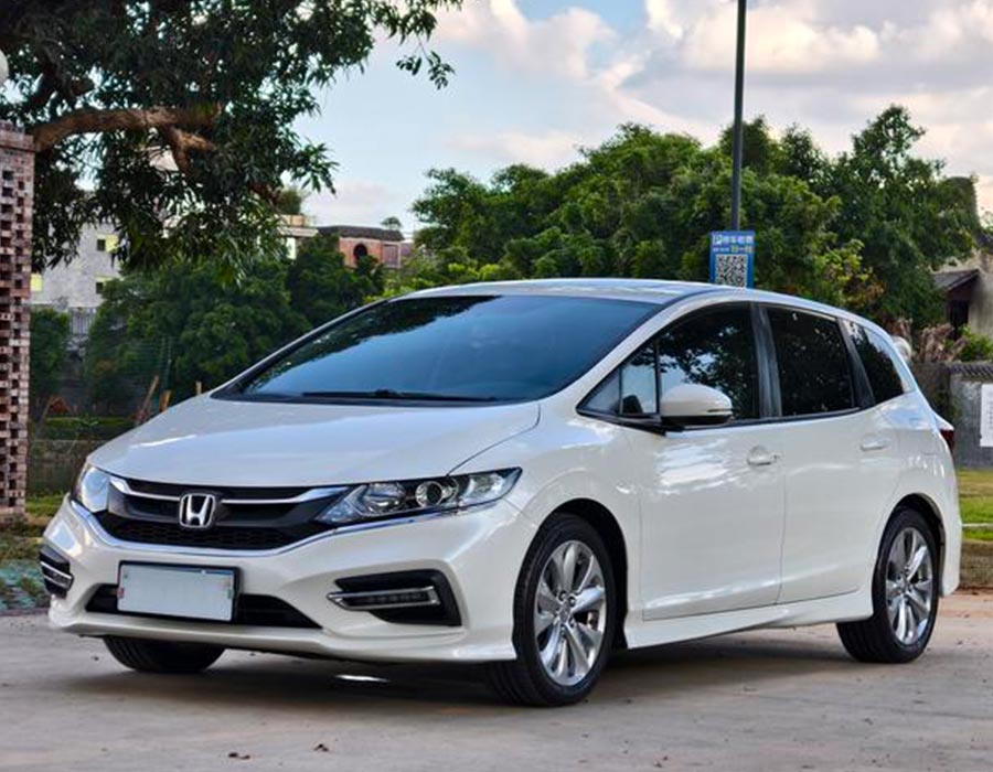 Honda Jade 2017, 1,8 L, automatique, édition confort, 5 places, blanche (80332 km)