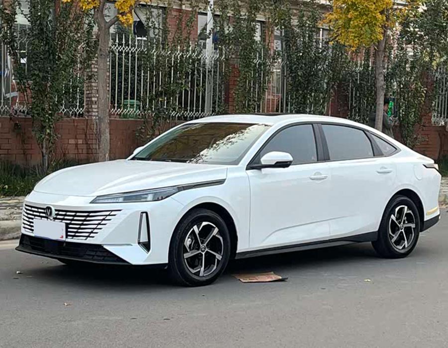 Changan Eado 2025 Blue Whale 1.5T Édition haute performance (3000 km)