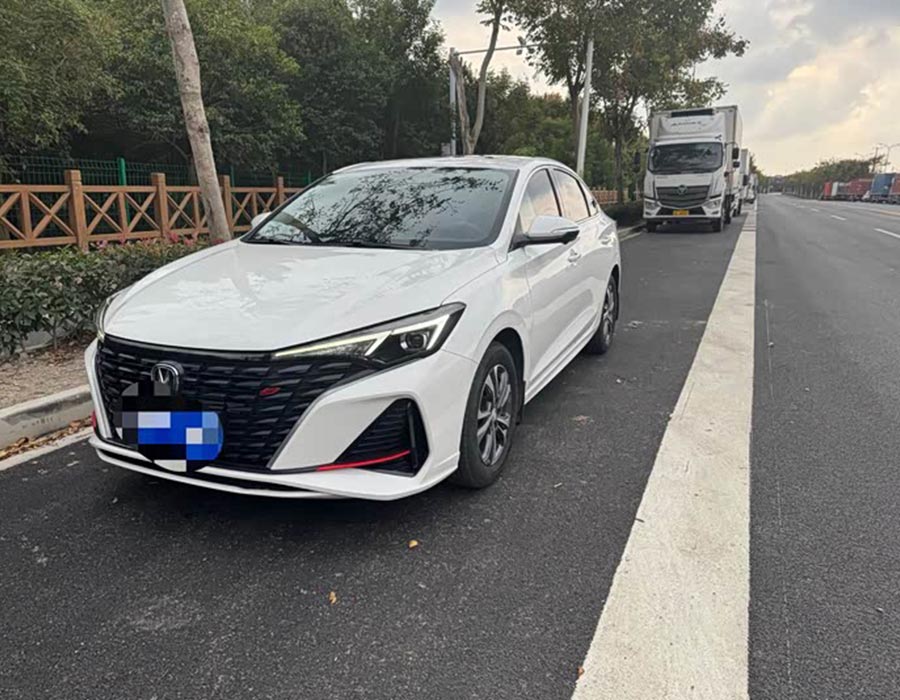 Changan Eado 2023 Enjoy Edition PLUS Blue Whale NE 1.4T GDI DCT Premium Edition (30 000 km)