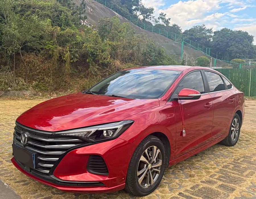 Changan Eado 2022 PLUS 1,6 L GDI CVT Édition de luxe (27 000 km)