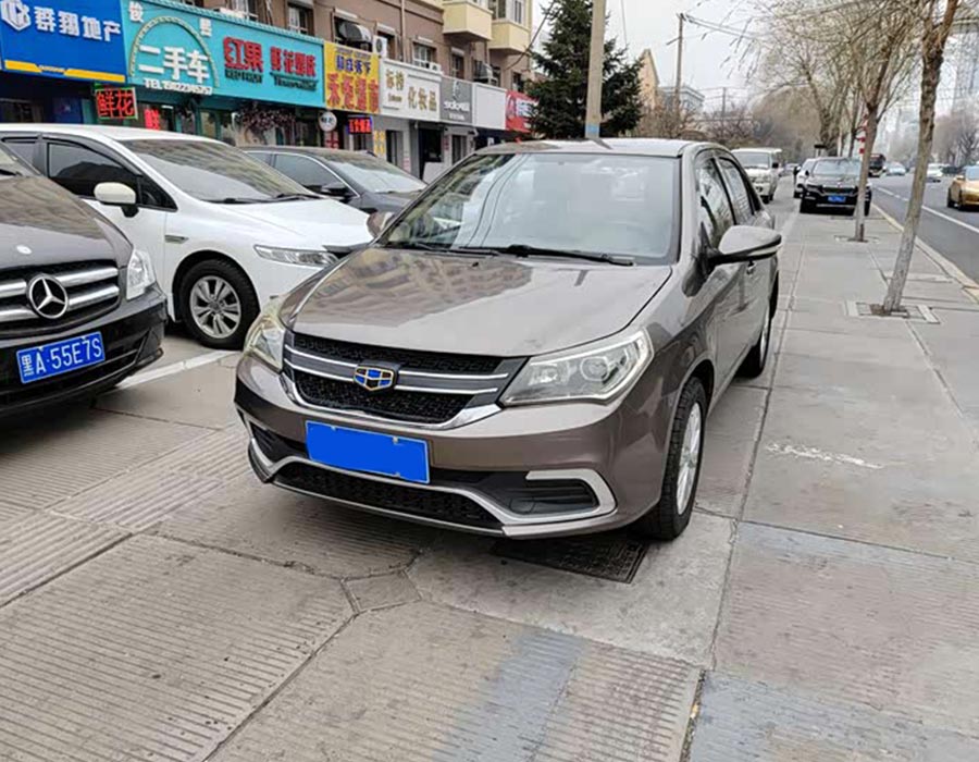 Geely KingKong 2017 1,5 L, édition manuelle Value (80 000 km)