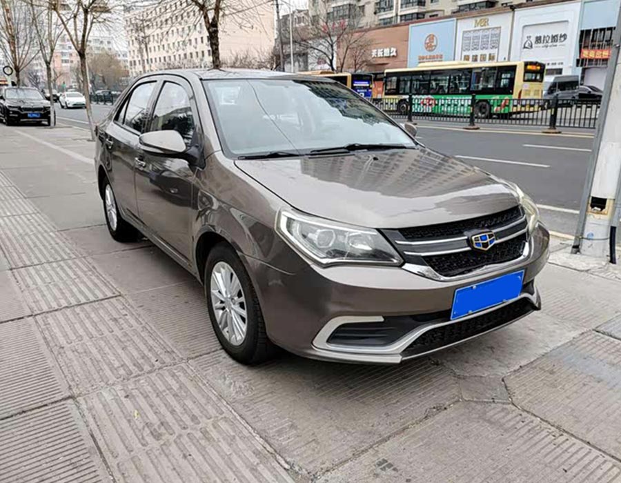 Geely KingKong 2017 1,5 L, édition manuelle Value (80 000 km)
