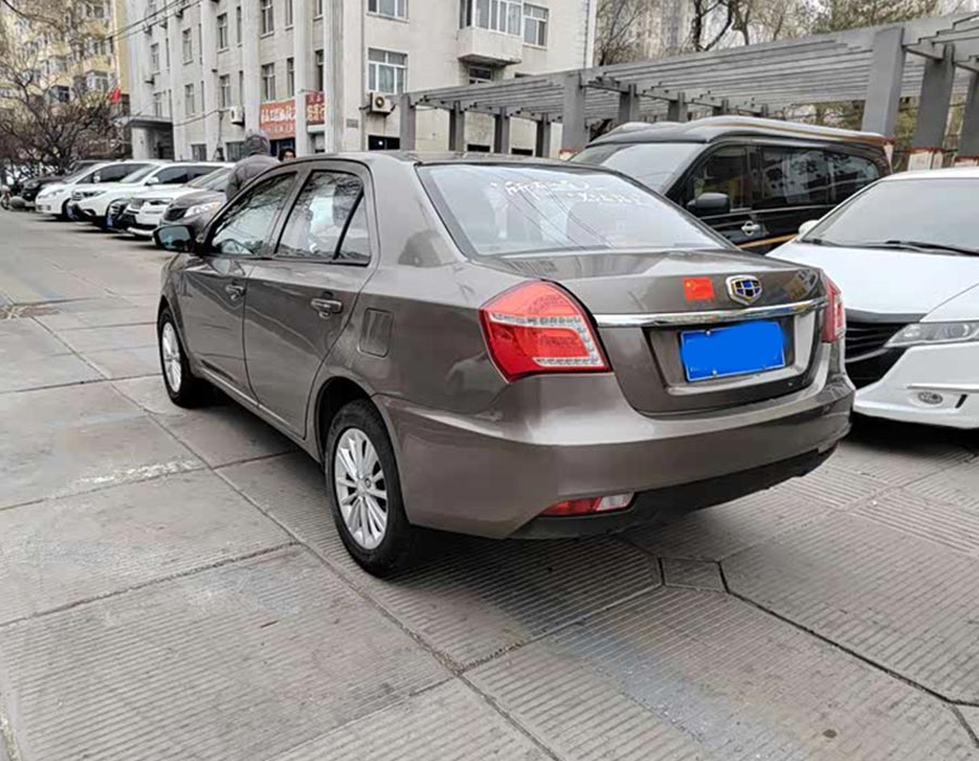 Geely KingKong 2017 1,5 L, édition manuelle Value (80 000 km)