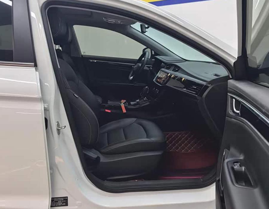 Emgrand GL 2020 1.4T CVT Édition de luxe (17 000 km)