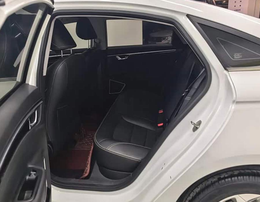 Emgrand GL 2020 1.4T CVT Édition de luxe (17 000 km)