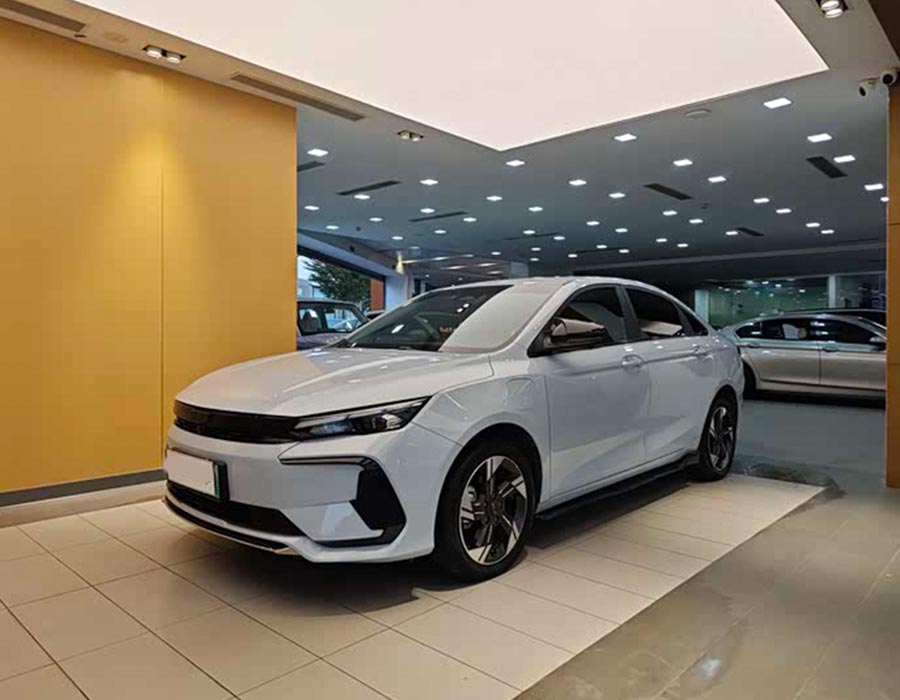 EmgrandL HiP 2024 Dragon Ascension Edition 1.5TD-DHT Pro 100 km Premium (31800 km)