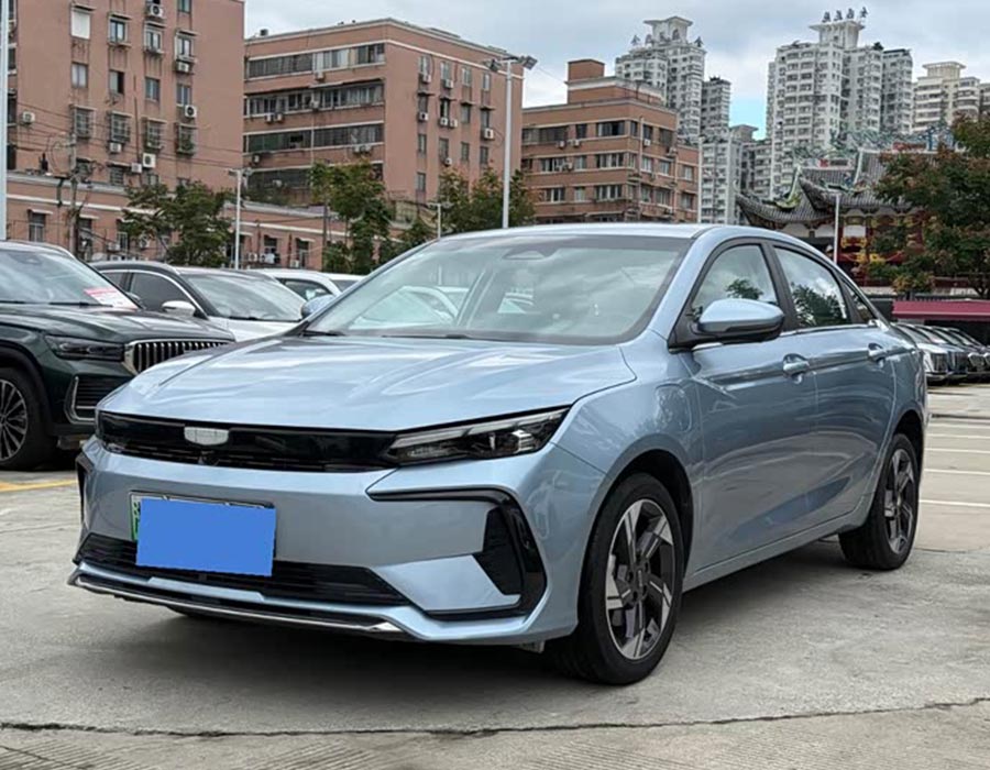 EmgrandL HiP 2024 Champion Edition 1.5TD-DHT Pro 100 km Premium (18 000 km)