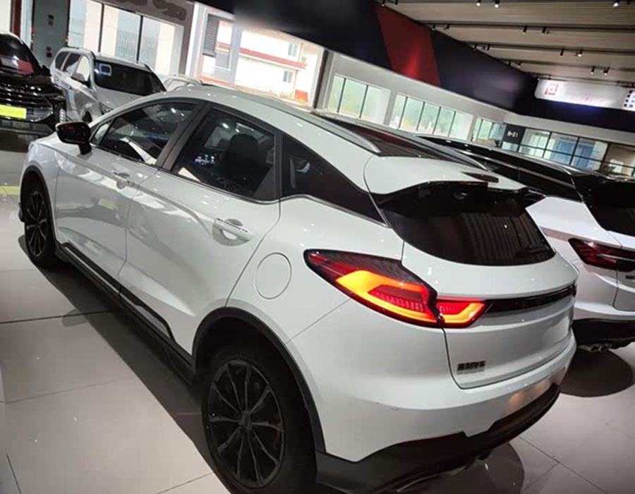 Emgrand S 2021 1,4 T CVT de luxe (44200 km)