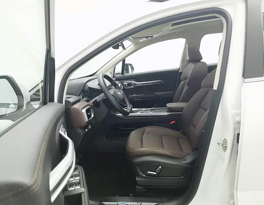 Haoyue 2022 1.8TD DCT Luxury 7 places (35 000 km)